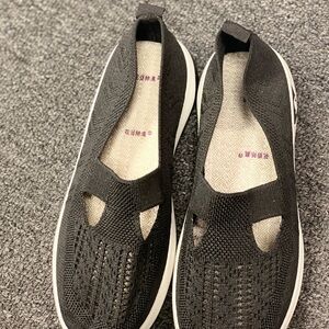 Black Women's Slip-On Shoes
